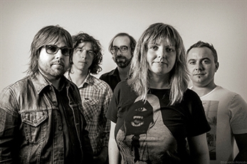 Euro-trash Girl presentan el video de "Thirteen miles"