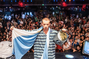 Dtoke campeón de la Red Bull Batalla de Gallos