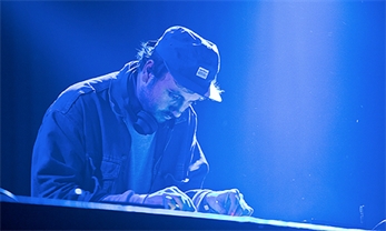 John Talabot de gira por EEUU