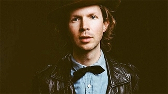 Beck comparte “Blue Moon”