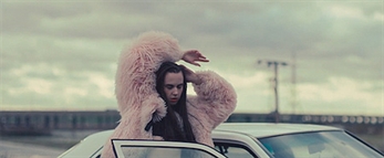 MØ se convierte en la diva del barrio