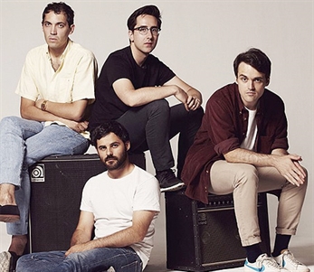Delorean presentan dos remixes para “Unhold”