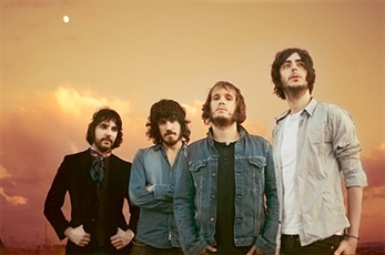 Mucho y Stay artistas invitados de Beady Eye