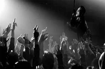 U2 estrenan video para “Invisible”