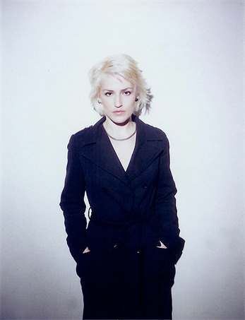Escucha ya lo nuevo de Joan As Police Woman