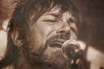 "Eléctrico", nueva aventura en solitario de Joel Reyes