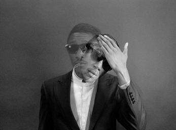 John Gray y su nuevo clip "Mad On Her"