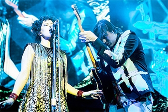 Arcade Fire versionan a Boyz II Men