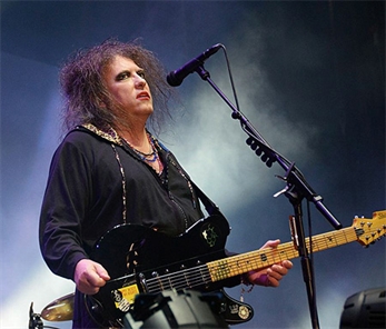 Robert Smith reniega de su nuevo disco