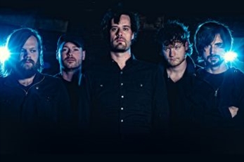 Gira de Caspian en junio