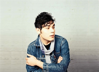 Rostam Batmanglij, de Vampire Weekend, pondrá música a una obra de Broadway