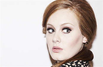 El próximo disco de Adele se podría titular “25”