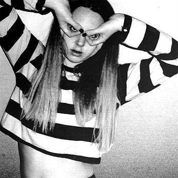 MØ, The Suicide of Western Culture y Modelo de Respuesta Polar, al Low Festival