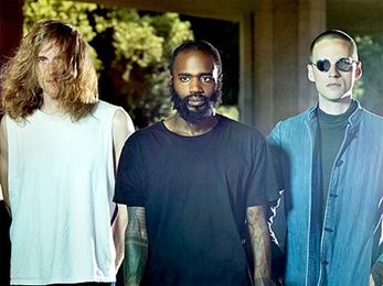 Death Grips regalan su disco junto a Björk