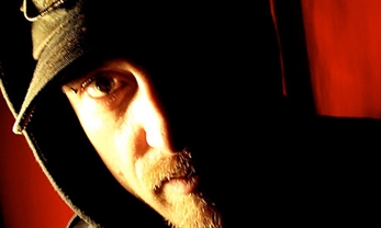 Escucha dos nuevas canciones de The Bug