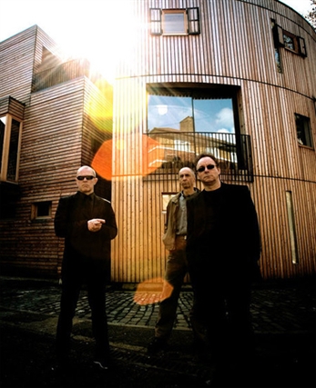 Wire en 16 canciones