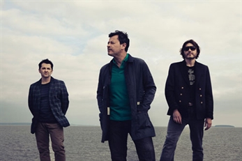 Ya puedes disfrutar de "Futurology" el nuevo largo de Manic Street Preachers