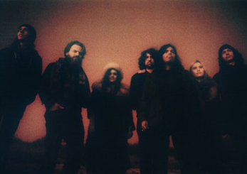 "There is a Light" es un nuevo tema y videoclip de Rose Windows