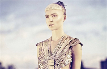 Grimes, Wikipedia y las drogas
