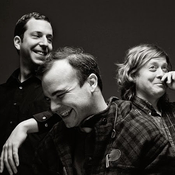 Future Islands en la fiesta presentación del Gijón Sound Festival