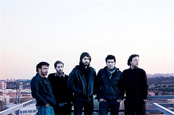 Izal a por el Palacio de los Deportes