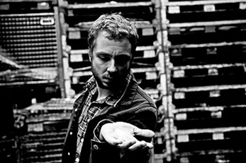 Villanueva presenta su debut en directo