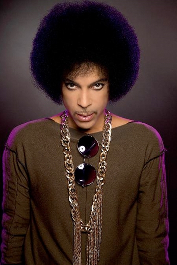 Prince ofrece ahora mismo un concierto en streaming vía Yahoo