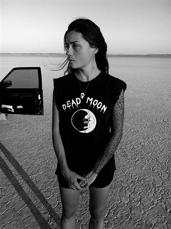 Escucha ya "Ruins", lo nuevo de Grouper
