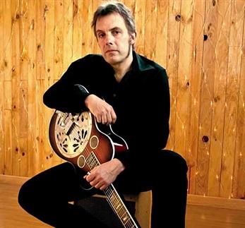 Hendrik Röver dice adios a las canciones tristes