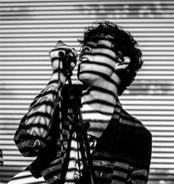 Soft Moon, todavía oscuro