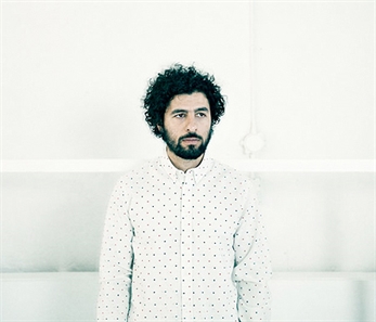 Escucha "Leaf Off / The Cave", de José González
