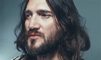 John Frusciante vuelve con un álbum de acid house