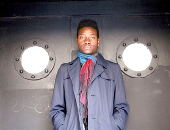 Olugbenga de Metronomy inaugura el club THNDR Rocks