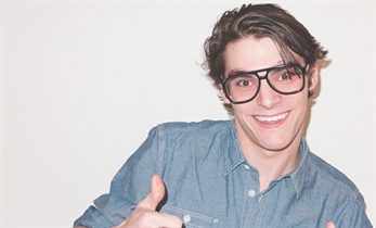 El "hijo" de Walter White se hace DJ