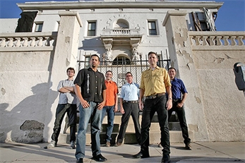 "Falling From the Sky" es el nuevo single de Calexico