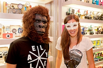 Elyella djs llevan a León Benavente a la pista de baile