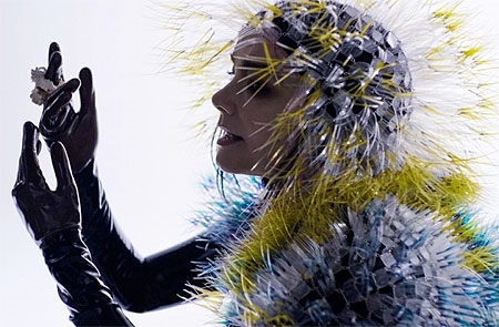 Björk estrena videoclip para “Lionsong”
