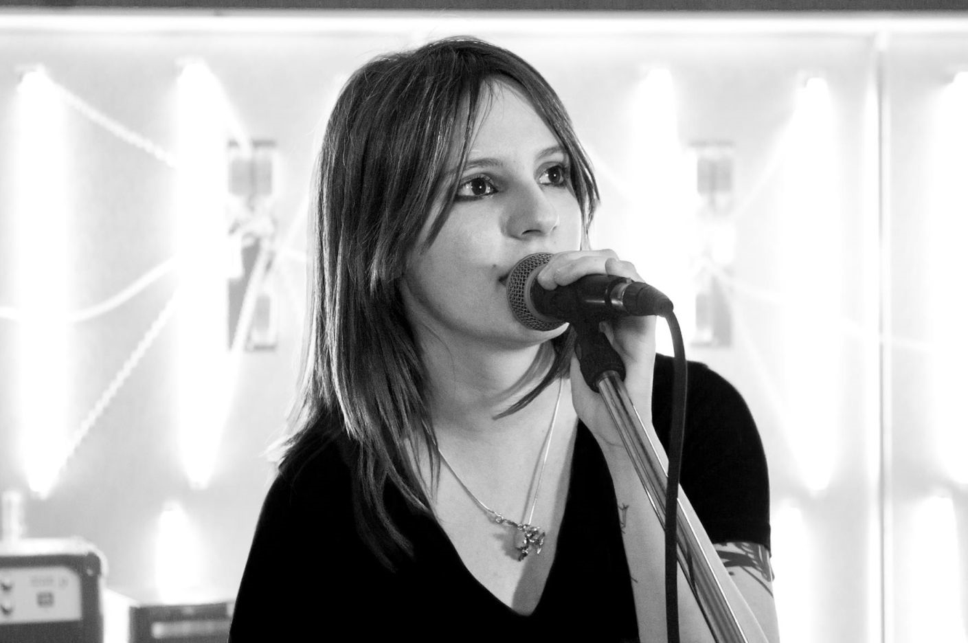 She'sophi publica su álbum de debut