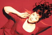Suzanne Vega inaugura el festival Únicas