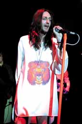 DE CUERVOS... A LEONES