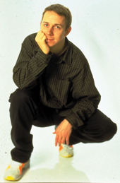 DIEZ AÑOS DE ELEGANTE COSMOPOLITISMO