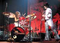 THE WHITE STRIPES