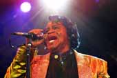JAMES BROWN A FAVOR DE LA GUERRA