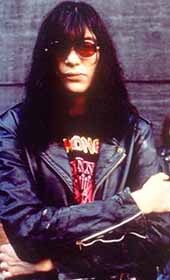 HA MUERTO EL CANTANTE DE LOS RAMONES