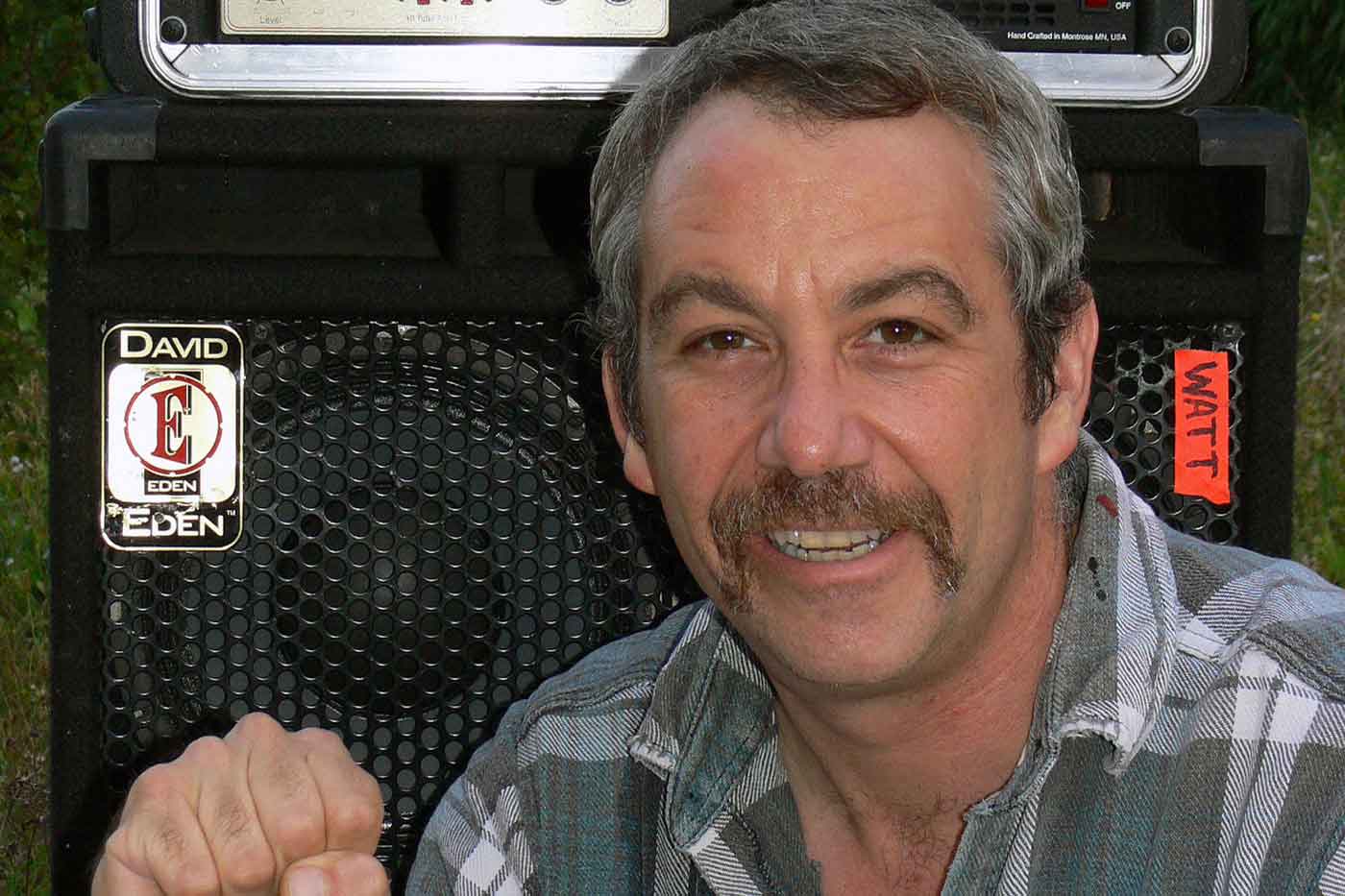 Mike Watt publica directo con Dave Grohl y Eddie Vedder