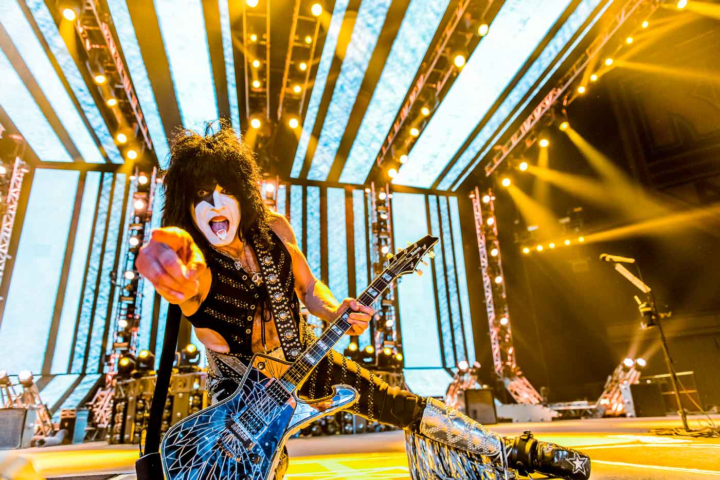 Fiestón en un palacio en llamas