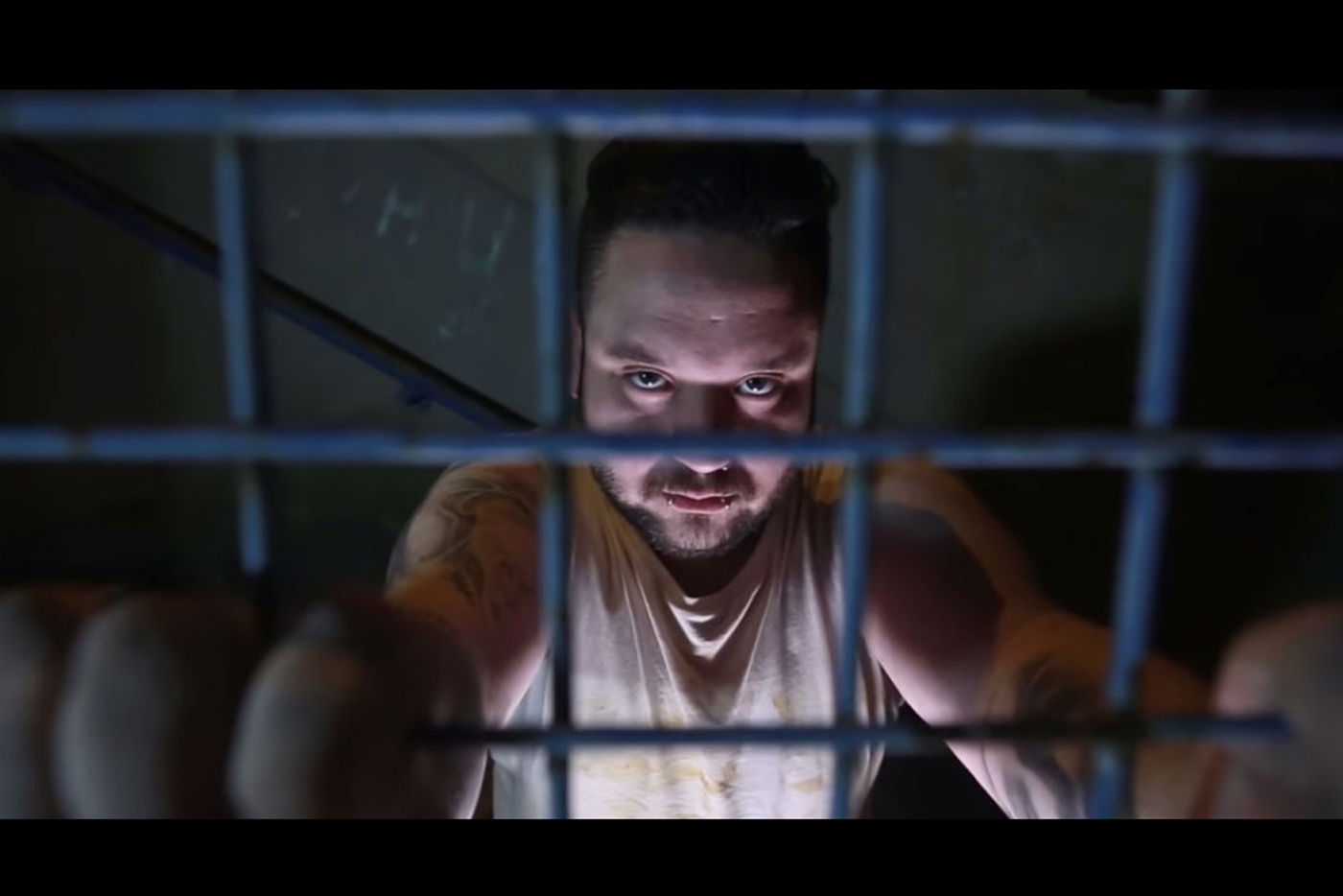 Carnaza en el nuevo videoclip de Crudo Pimento