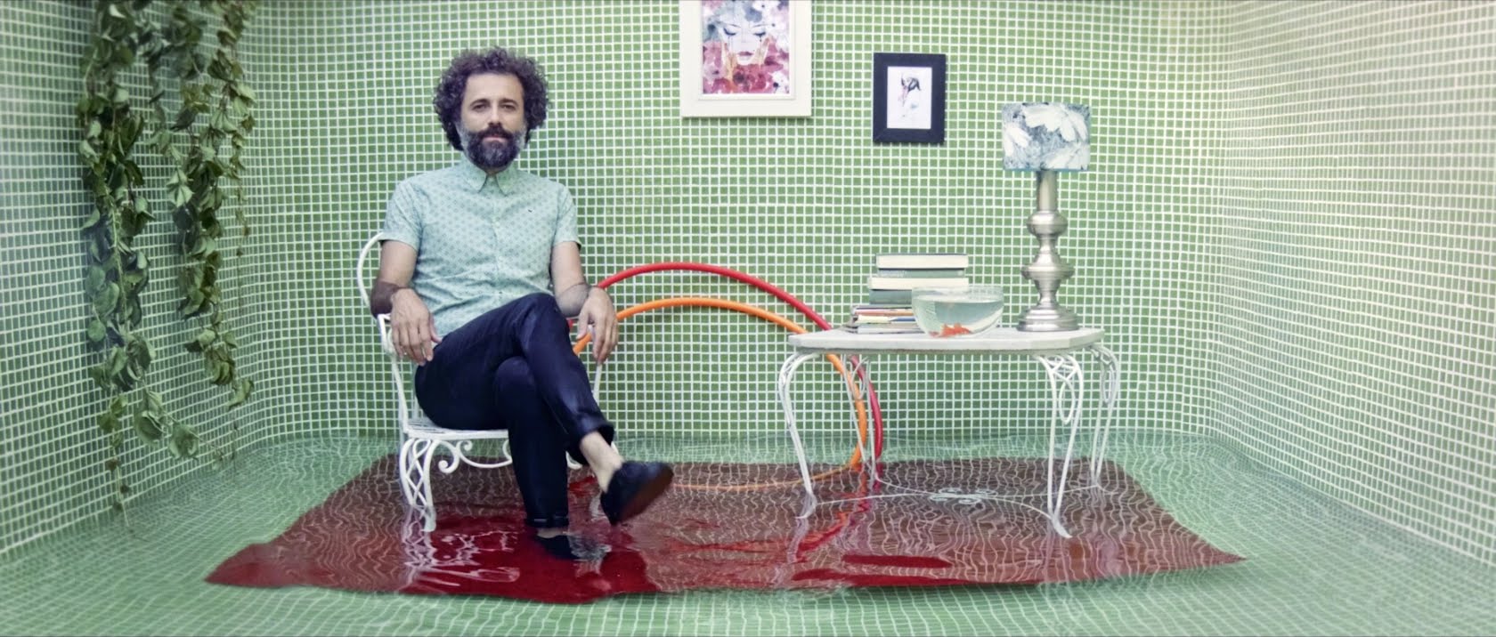 Te regalamos en exclusiva la remezcla de "Bailas (o mueres)" de Pecker