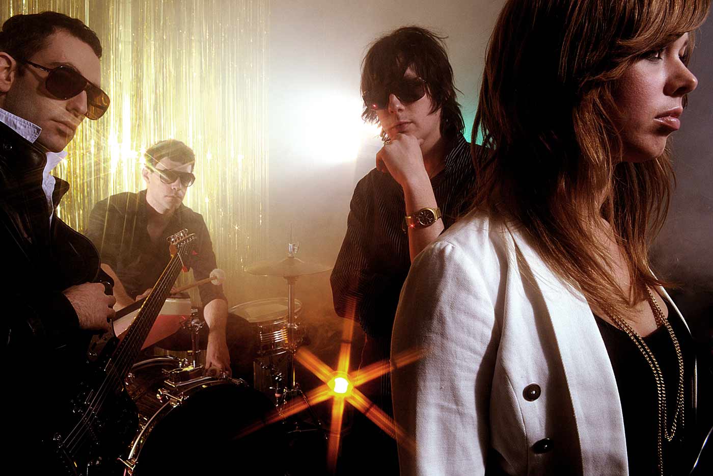 Chromatics sacan siete versiones de "Girls Just Wanna Have Fun"