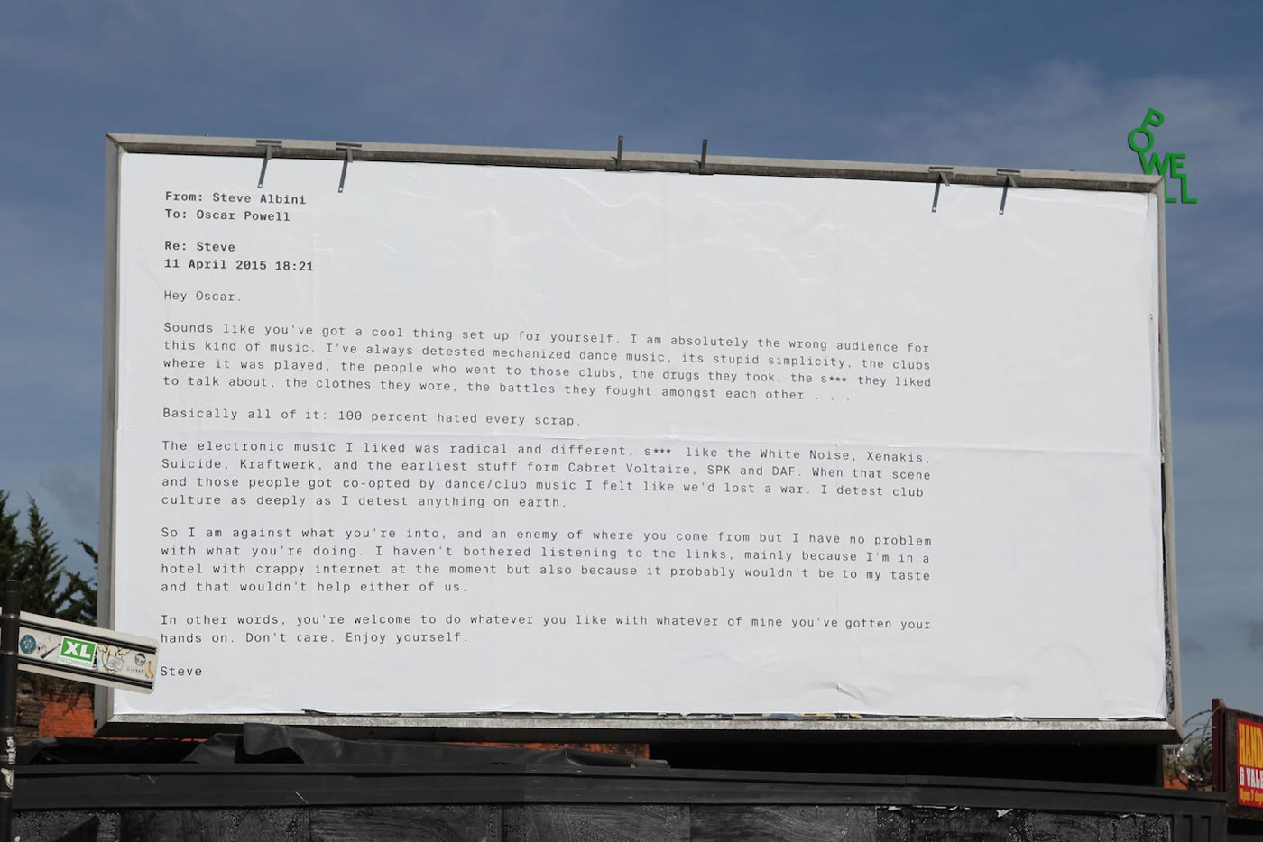 Albini carga contra la electrónica de baile y XL lo usa de valla publicitaria